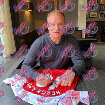 Legendák bekeretezett mez Henry, Bergkamp, Pires and Vieira 2018-19 Signed Shirt (Quad Framed)