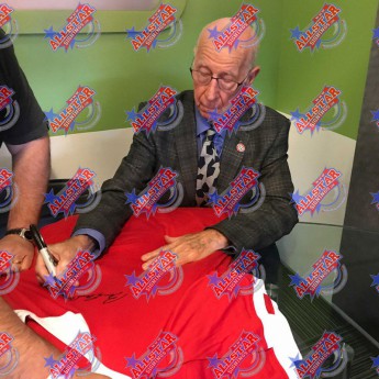 Legendák bekeretezett mez Charlton and Law Signed Shirts (Dual Framed)