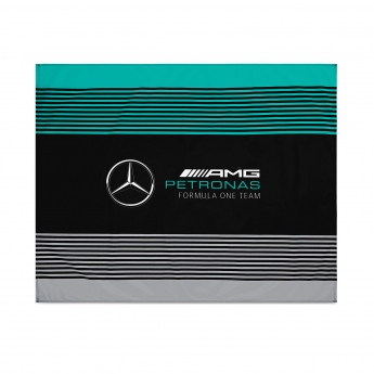 Mercedes AMG Petronas zászló logo F1 Team 2022