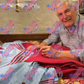 Legendák bekeretezett mez West Ham United FC 1980 Brooking Signed Shirt (Framed)