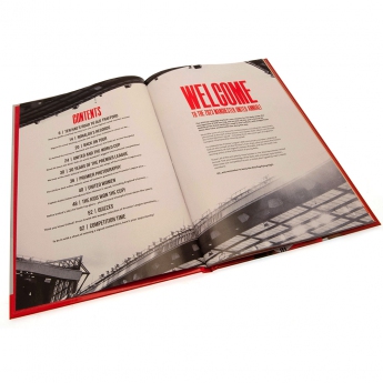 Manchester United könyv Annual 2023