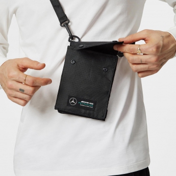 Mercedes AMG Petronas táska Travel Pouch Black F1 Team 2023