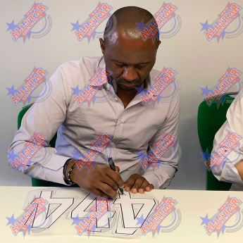Legendák futball mez Arsenal FC 2020-2021 Vieira Signed Shirt