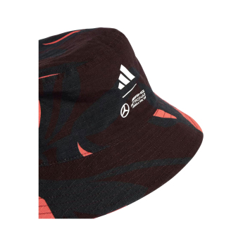 Mercedes AMG Petronas kalap Summer F1 Team 2025