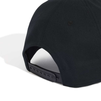 Bayern München napellenző Essentials black