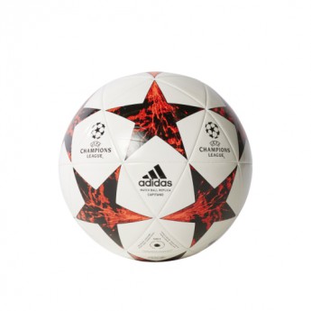 AC Milan futbal labda final 17