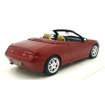 autó és motor modellek model 1/18 Alfa Romeo Spider 1999 red