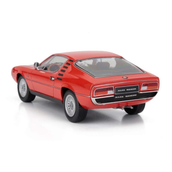 autó és motor modellek model 1/18 Alfa Romeo Montreal 1970 red