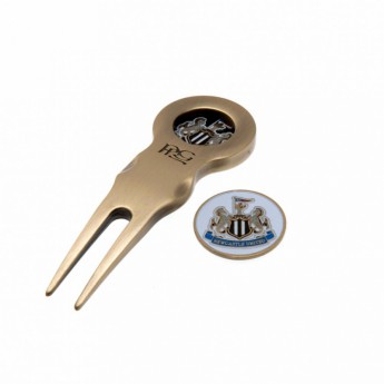 Newcastle United pitch villa és ball maker szett Divot Tool & Marker