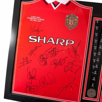 Legendák bekeretezett mez Manchester United 1999 Champions League Final Signed Shirt (Framed)