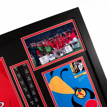 Legendák bekeretezett mez Manchester United 1999 Champions League Final Signed Shirt (Framed)