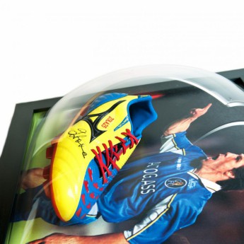 Legendák bekeretezett futballcipő FC Chelsea Zola Signed Boot (Framed)